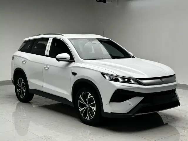 BYD Song Pro — Фото автомобиля 3