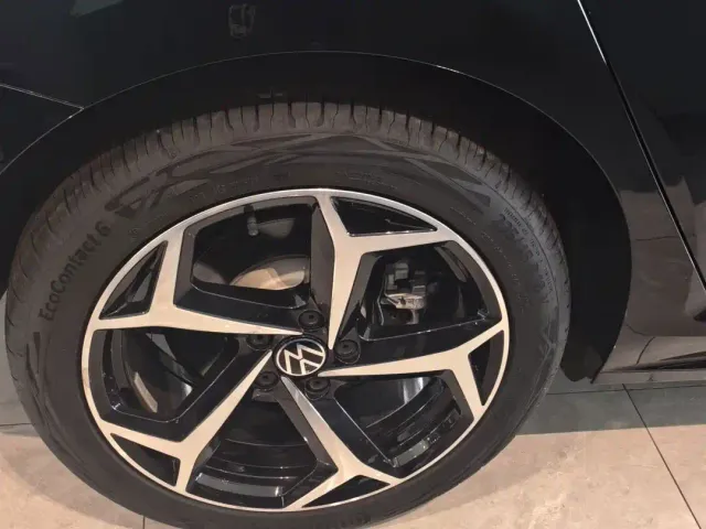 Volkswagen Passat — Фото автомобиля 18