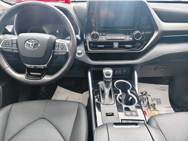 Toyota Highlander — Фото автомобиля 8