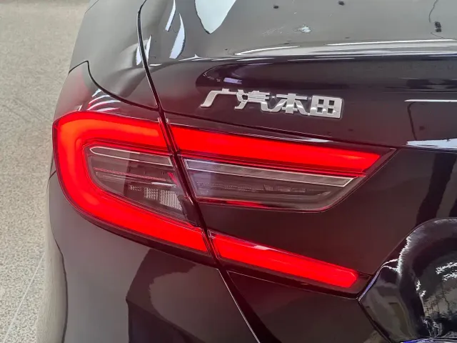 Honda Accord — Фото автомобиля 9