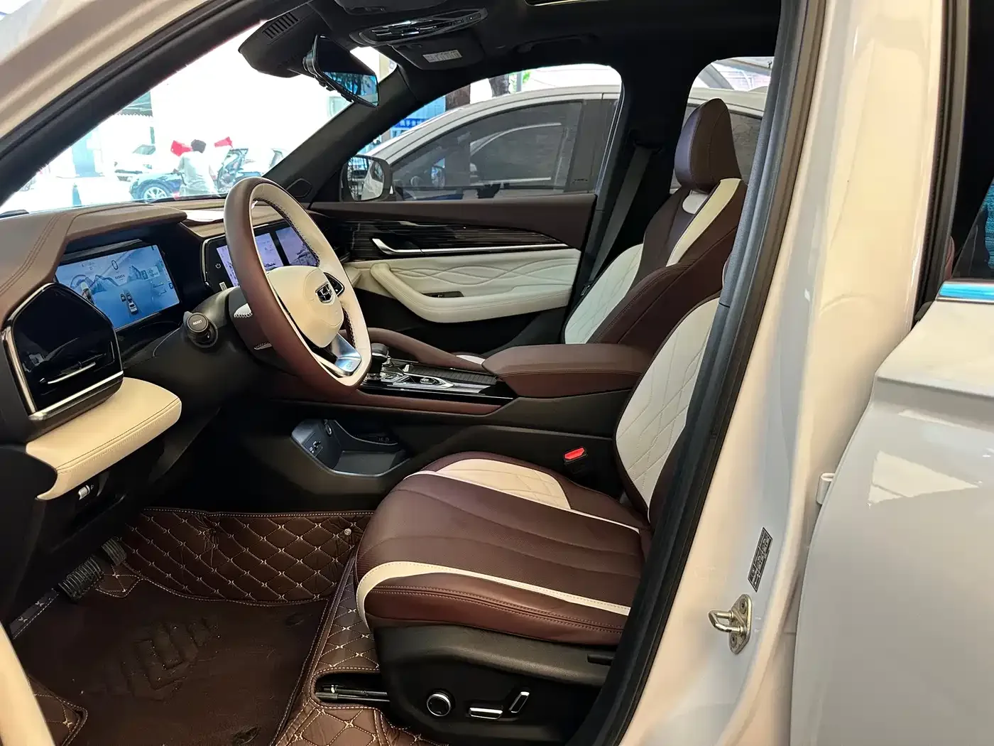 Geely Xingyue L 2021 2.0TD DCT EVO FWD Premium — Фото автомобиля 24