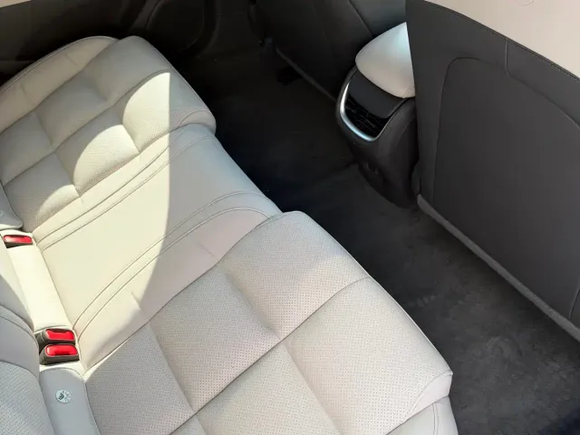 IM Motors L6 — Фото автомобиля 10