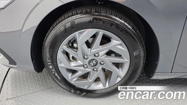Hyundai Avante CN7 — Фото автомобиля 5
