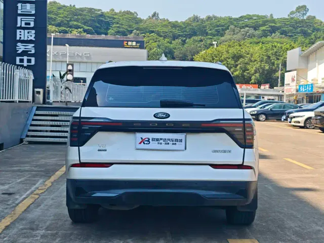 Ford Edge — Фото автомобиля 5