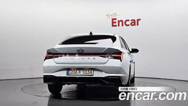 Hyundai Avante CN7 — Фото автомобиля 4