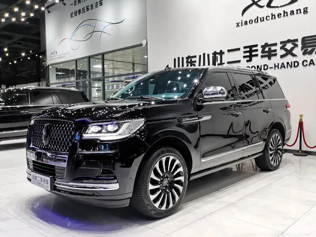 Lincoln Navigator — Фото автомобиля 3