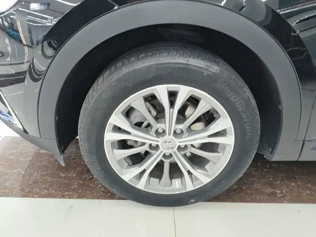 Buick Envision Plus — Фото автомобиля 22