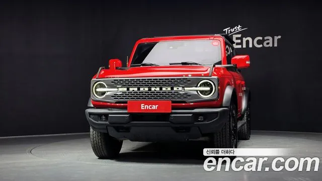 Ford Bronco — Фото автомобиля 3
