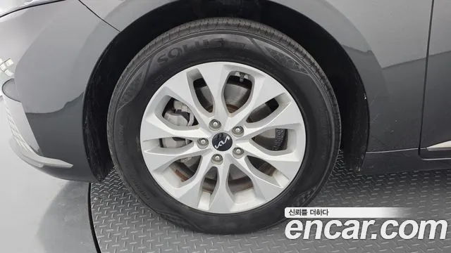 Kia K8 — Фото автомобиля 5