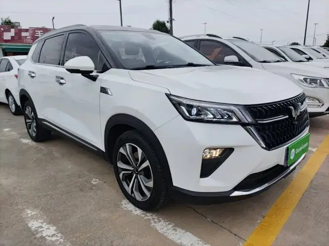 Wuling Asta — Фото автомобиля 3