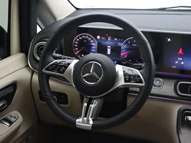 Mercedes-Benz V-Class — Фото автомобиля 23
