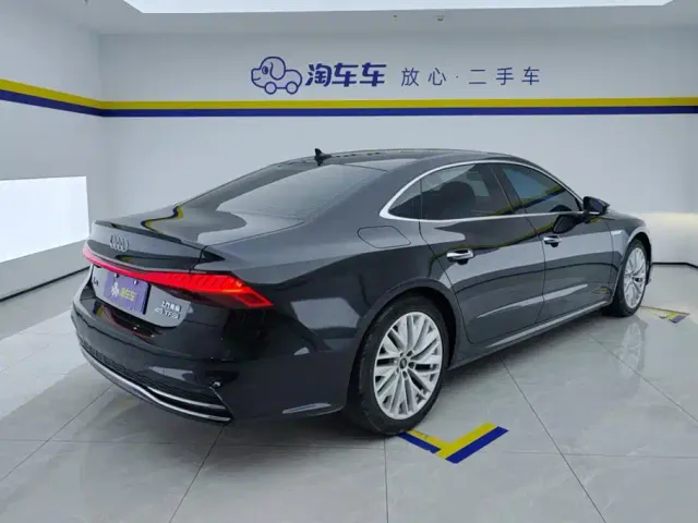 Audi A7L — Фото автомобиля 3