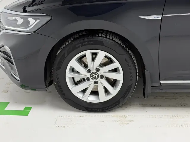 Volkswagen Passat — Фото автомобиля 8