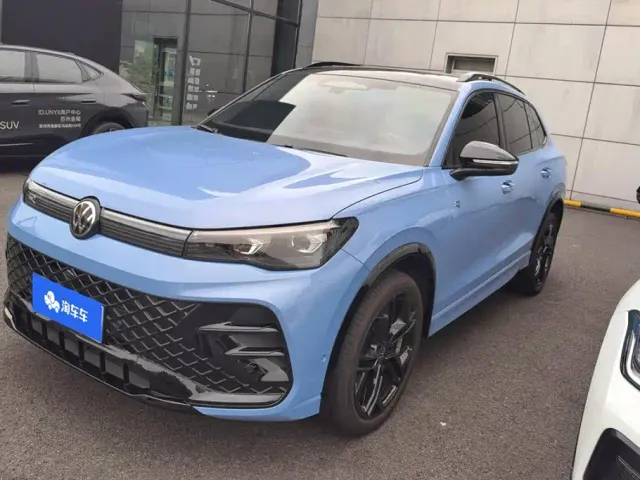 Фотография автомобиля — Volkswagen Tiguan L
