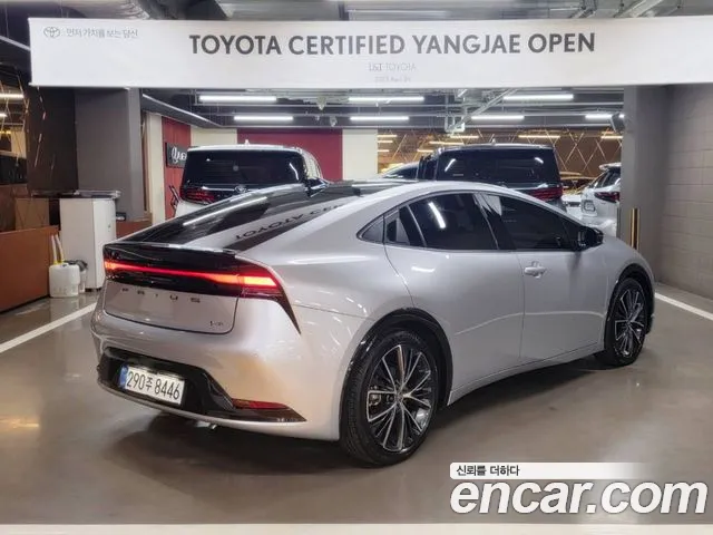Toyota Prius 5th Gen — Фото автомобиля 3