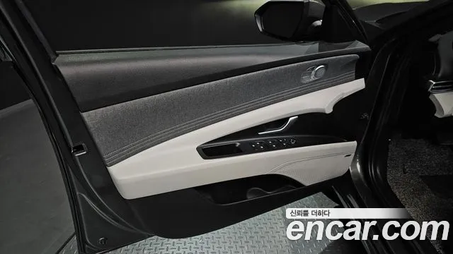 Hyundai AVANTE Avante (CN7) — Фото автомобиля 24