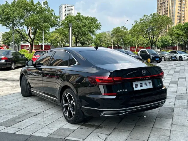 Volkswagen Passat — Фото автомобиля 7
