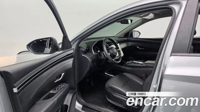 Hyundai Tucson Tucson (NX4) Дизель 2.0 2WD — Фото автомобиля 10