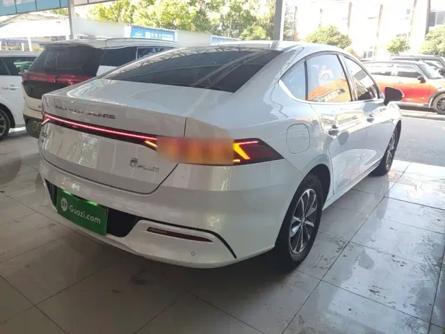 BYD Qin PLUS — Фото автомобиля 6
