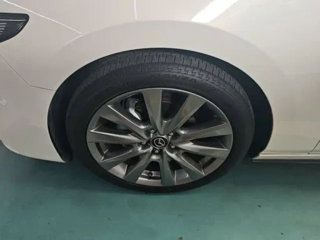 Mazda Axela — Фото автомобиля 22