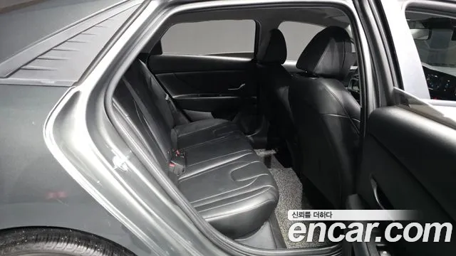 Hyundai AVANTE Avante (CN7) — Фото автомобиля 12