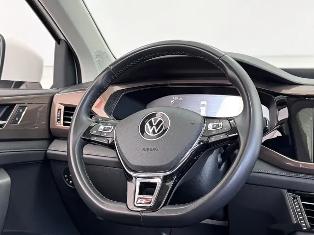 Volkswagen Tharu — Фото автомобиля 10