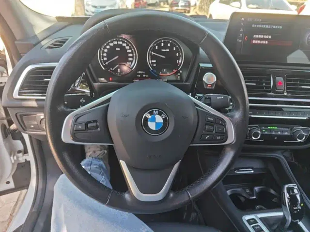 BMW 1 Series — Фото автомобиля 10