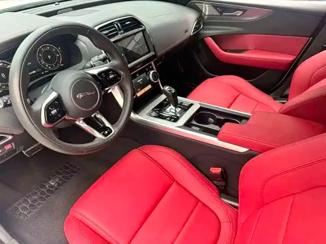 Jaguar XEL — Фото автомобиля 6