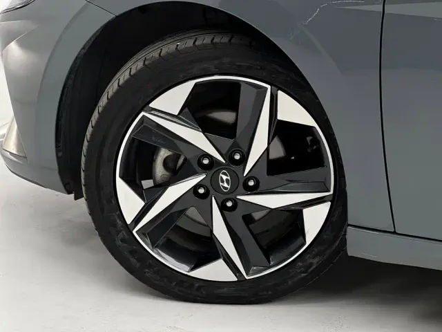 Hyundai Elantra — Фото автомобиля 15
