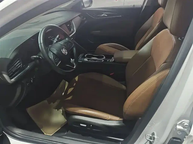 Buick Regal — Фото автомобиля 14
