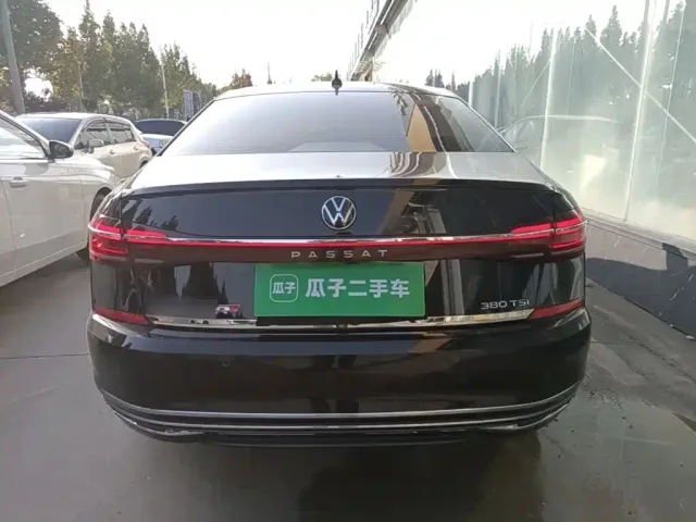 Volkswagen Passat — Фото автомобиля 5