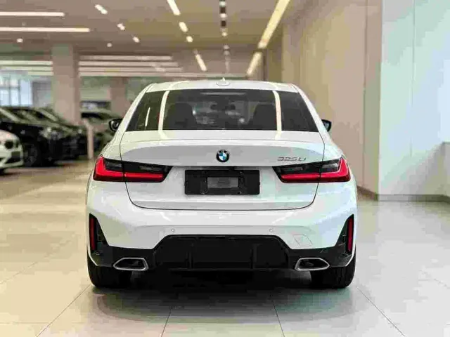 BMW 3 Series — Фото автомобиля 3