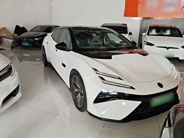 Lotus Emeya — Фото автомобиля 3