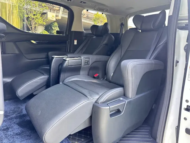 Toyota Vellfire — Фото автомобиля 16