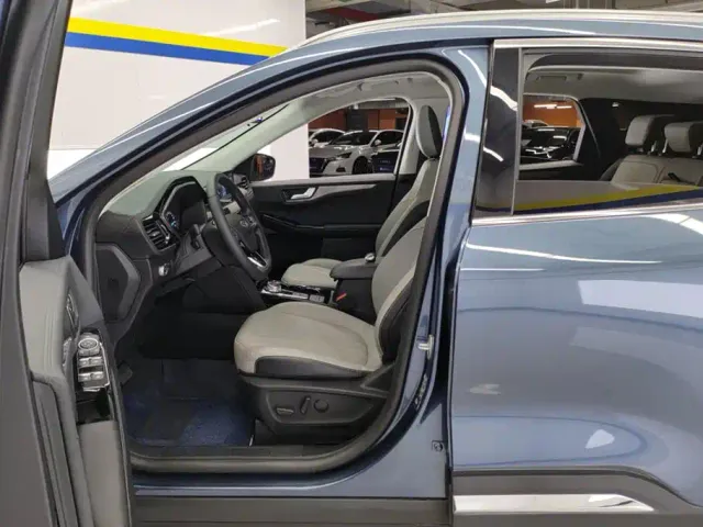 Ford Escape — Фото автомобиля 9