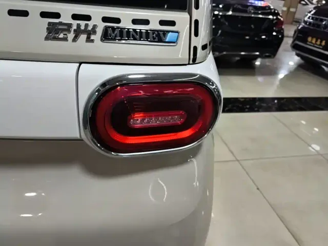 Wuling Hongguang Mini EV — Фото автомобиля 7