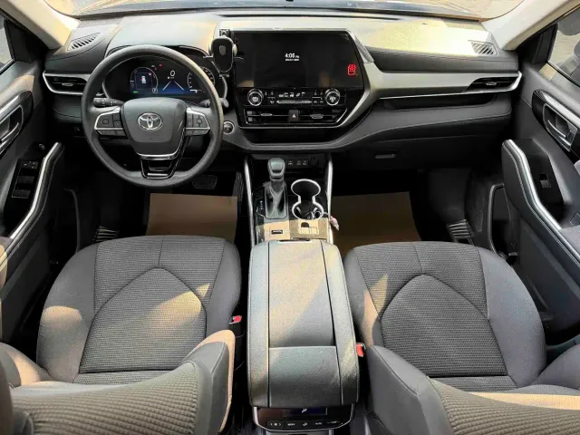 Toyota Highlander — Фото автомобиля 4