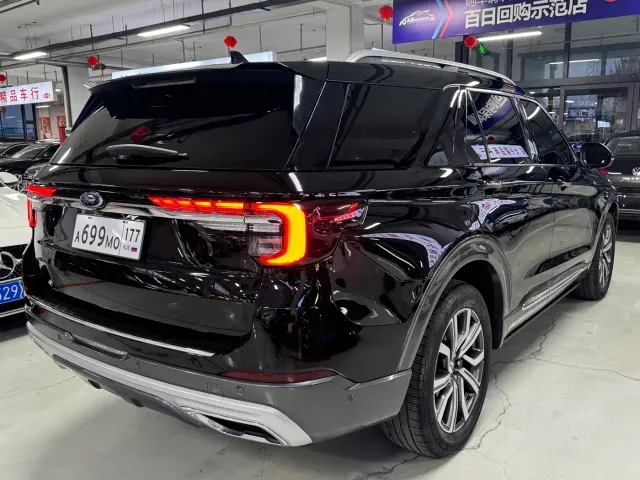 Ford Explorer — Фото автомобиля 7