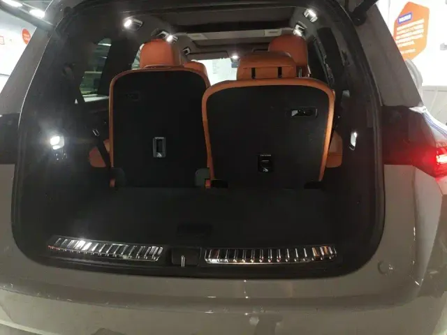 Li Auto L9 — Фото автомобиля 8