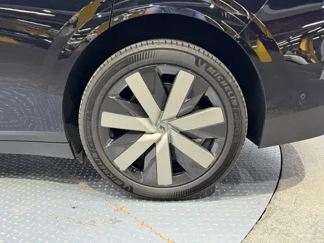 Li Auto i6 — Фото автомобиля 10