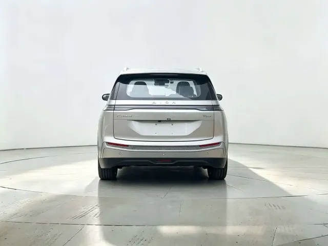 GAC Aion Y — Фото автомобиля 8