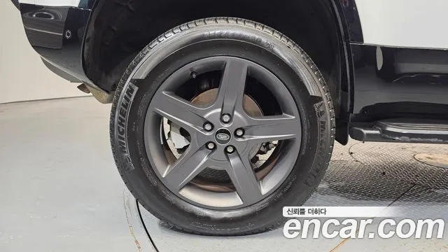 Land Rover Defender Defender (L663) 110 P300 X-Dynamic SE — Фото автомобиля 21