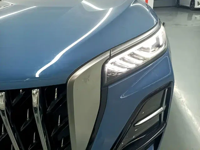 Hongqi HS5 — Фото автомобиля 23