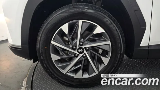 Hyundai Tucson Tucson (NX4) Бензин 1.6 турбо 2WD — Фото автомобиля 5