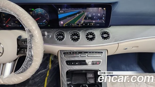 Mercedes-Benz E-Class — Фото автомобиля 15