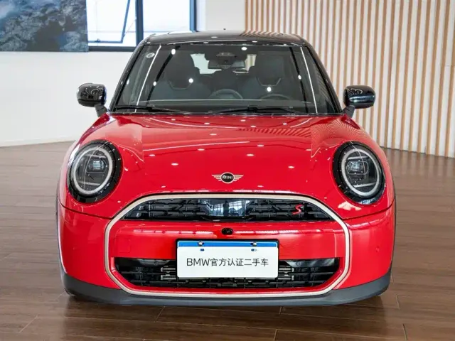 MINI Hatch — Фото автомобиля 3