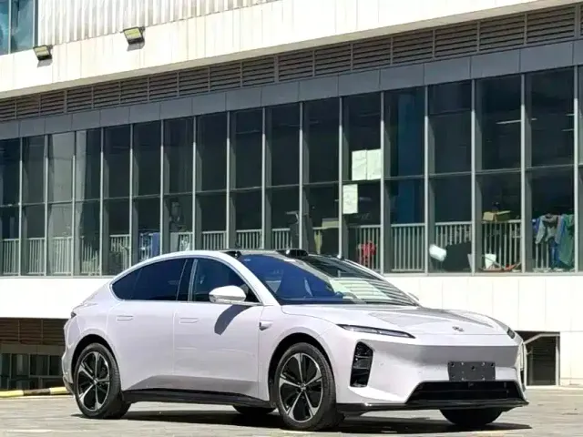 Nio ET5 — Фото автомобиля 3