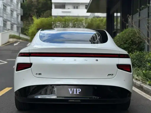 Xpeng P7 — Фото автомобиля 6