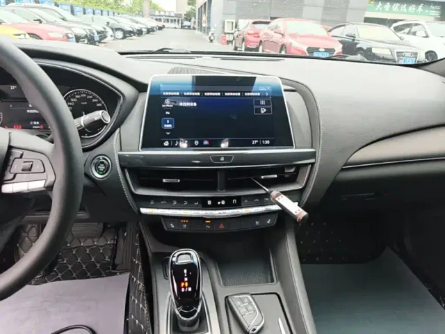 Cadillac CT5 — Фото автомобиля 12