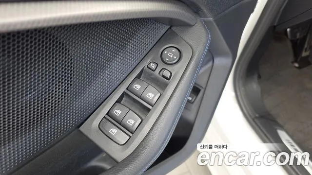 BMW 1 Series F40 — Фото автомобиля 28